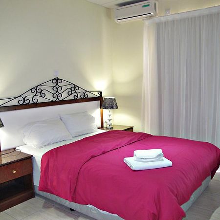 Mackenzie Beach Hotel Larnaka Exterior foto