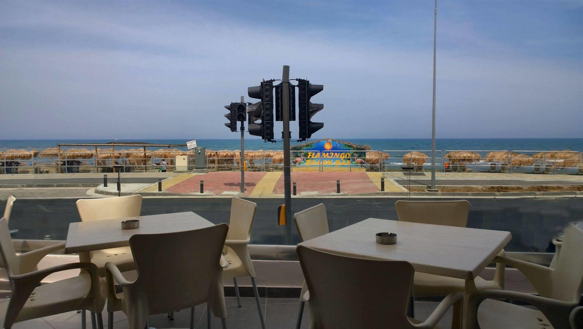 Mackenzie Beach Hotel Larnaka Exterior foto