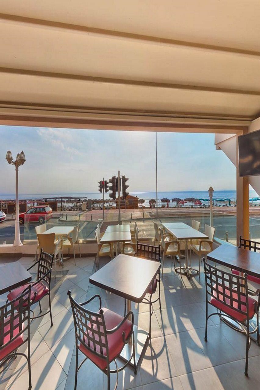 Mackenzie Beach Hotel Larnaka Exterior foto